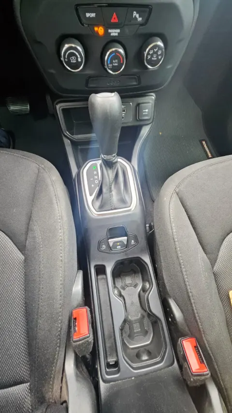 Carro Jeep RENEGADE SPORT 1.8 FLEX - foto 2
