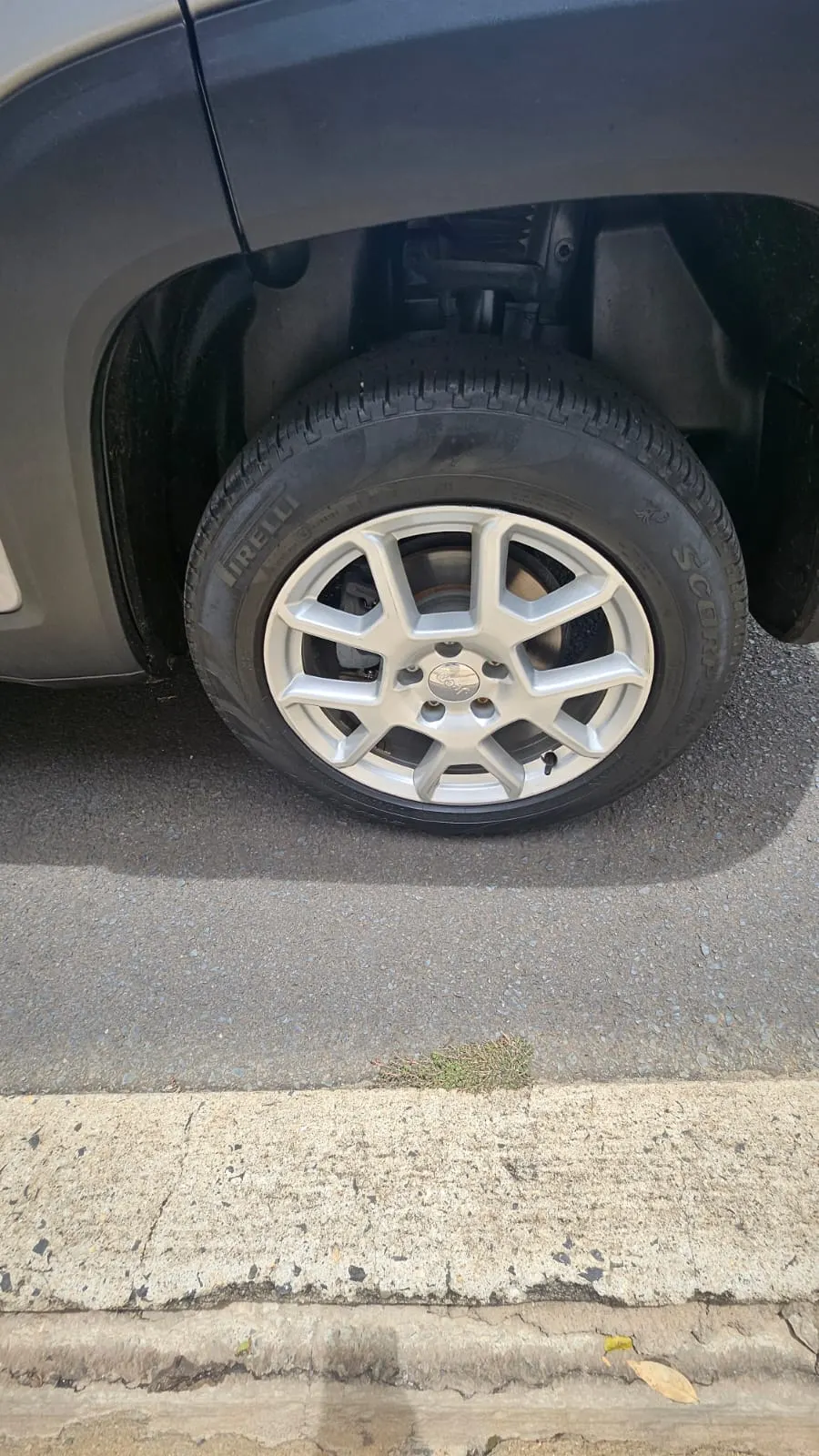Carro Jeep RENEGADE SPORT 1.8 FLEX — foto 3