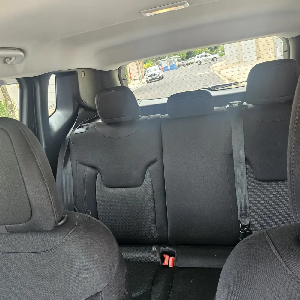 Carro Jeep RENEGADE SPORT 1.8 FLEX — foto 10